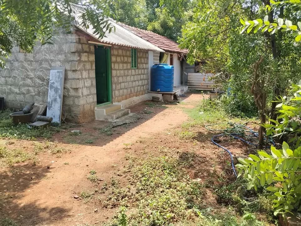 5 Cent Land with House for Sale – Weavers Colony, Near Chennimalai